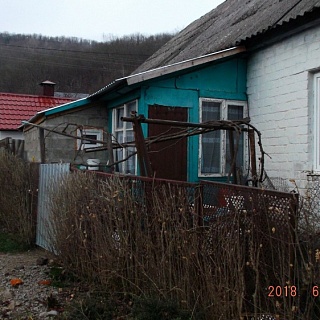 Часть дома с участком 400 кв. м. в с. Кирпичное